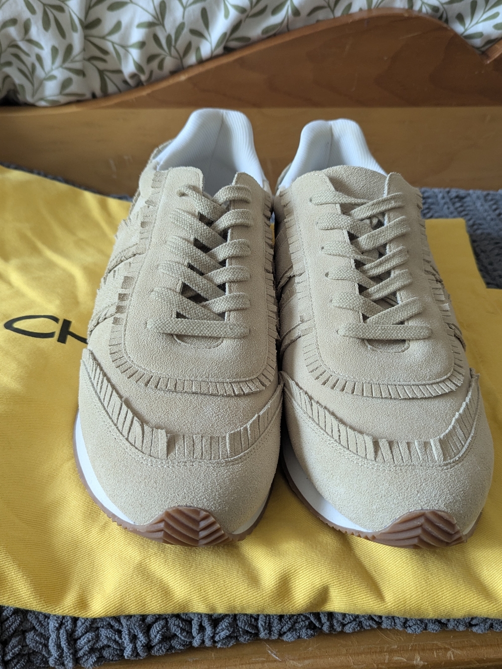 Charlotte Stone Beige/Tan Sneakers W10 Like New - Picture 4 of 7
